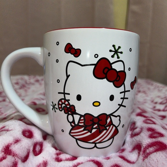Hello kitty Christmas mug - Picture 2 of 4
